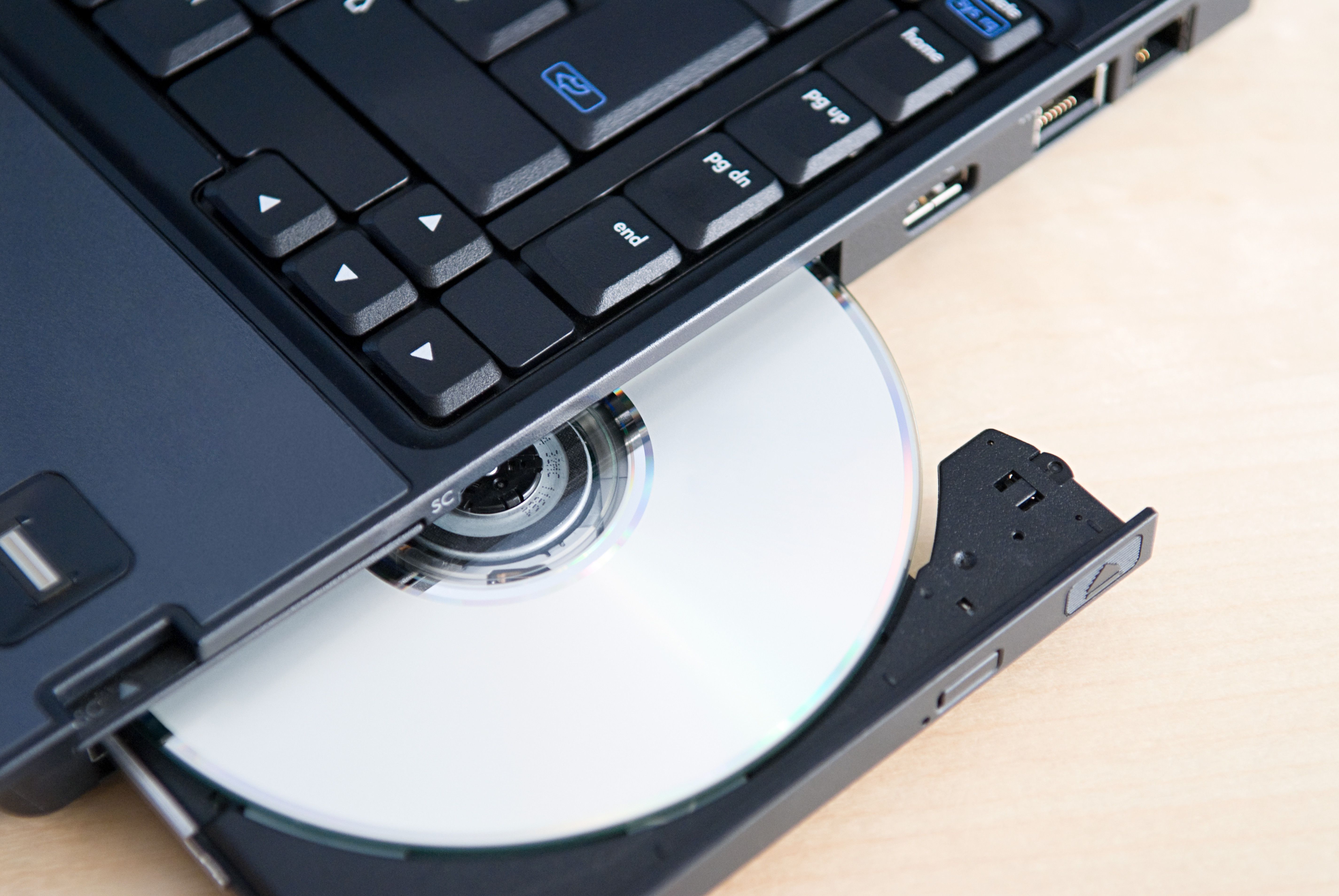 How To Open Cd Drive On Dell Desktop